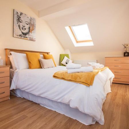 Cowley Spacious Flat With Parking, Oxford Exterior photo